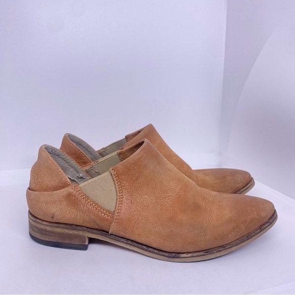 FREE PEOPLE Azalea Leather Pointed Toe Ankle Boots, Size 36 - Picture 4 of 8